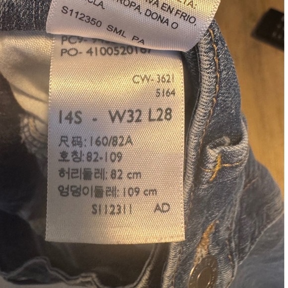 Signature Levi Strauss Mid-Rise Skinny Jeans Women Size 12 Medium Wash Excellent - Picture 10 of 10